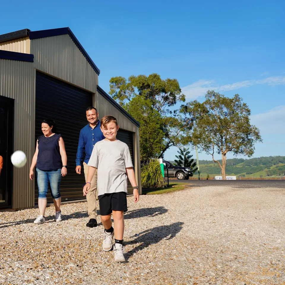 Questions to ask a shed builder before you sign a contract