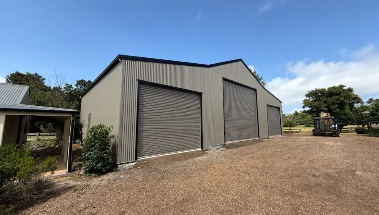 Triple roller door shed in Robertson