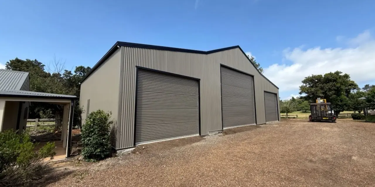 Triple roller door shed in Robertson
