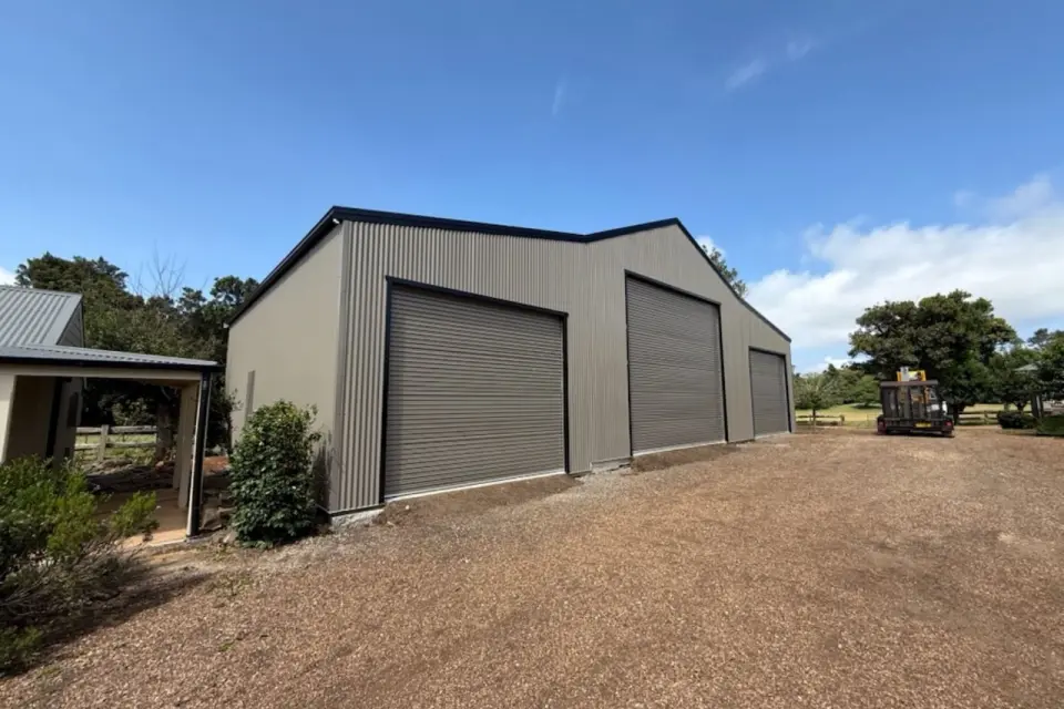 Triple roller door shed in Robertson