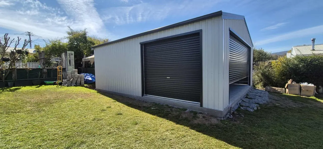 7x8x2.7 Shale Grey Roof & Walls, Monument Doors & Trims Large