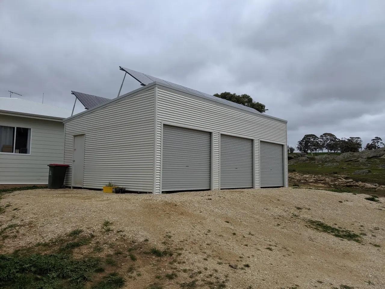 Solar Loading   Horizontally Clad Large