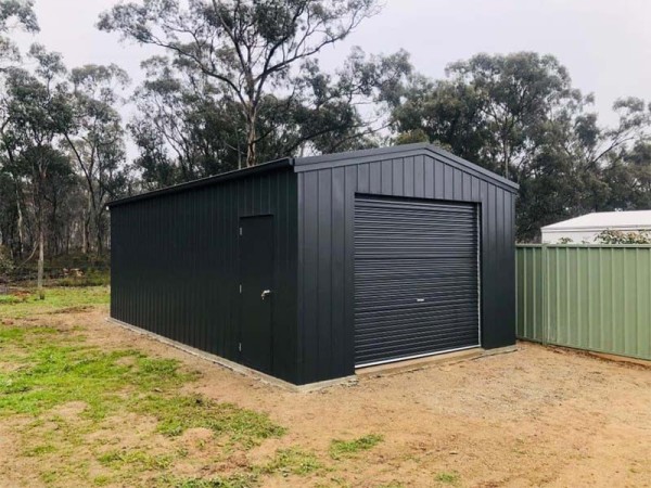 Fair Dinkum Builds Garage